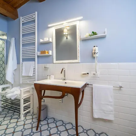 La Foresteria Di Serracavallo 住宿加早餐酒店 *