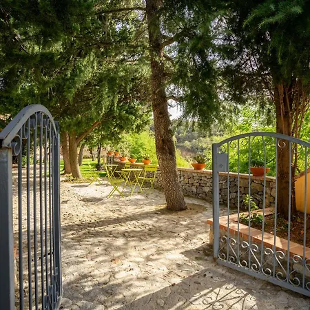 La Foresteria Di Serracavallo Couette-café *