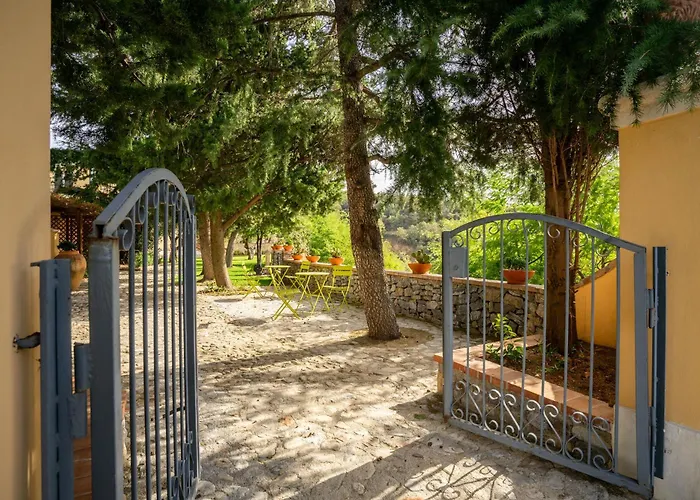 La Foresteria Di Serracavallo Alojamento de Acomodação e Pequeno-almoço *