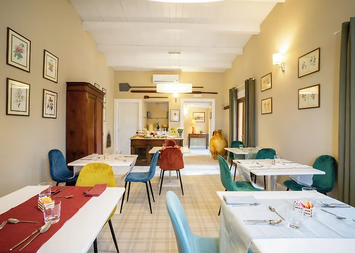 La Foresteria Di Serracavallo Alojamento de Acomodação e Pequeno-almoço *