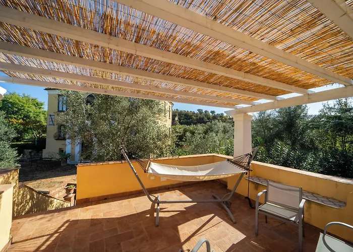 Alojamento de Acomodação e Pequeno-almoço La Foresteria Di Serracavallo *